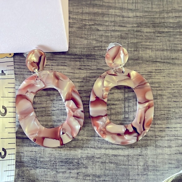 Free People Resin Drop Hoop Earrings - Picture 8 of 11